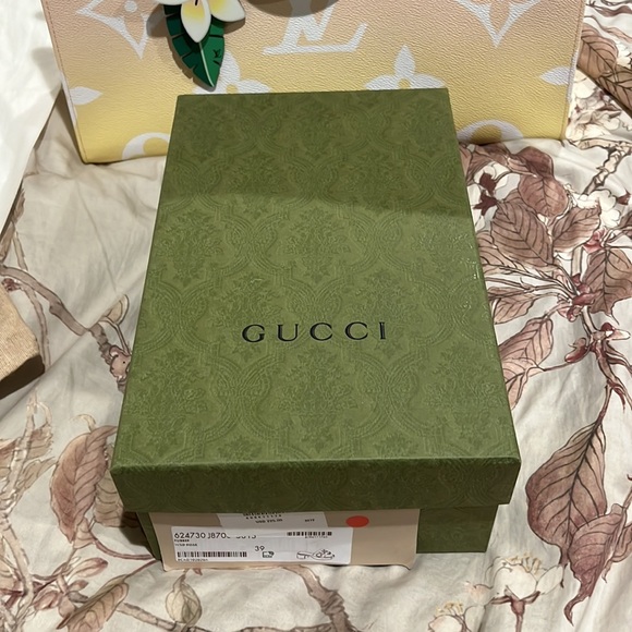 Gucci light pink rubber sandals - Picture 7 of 7